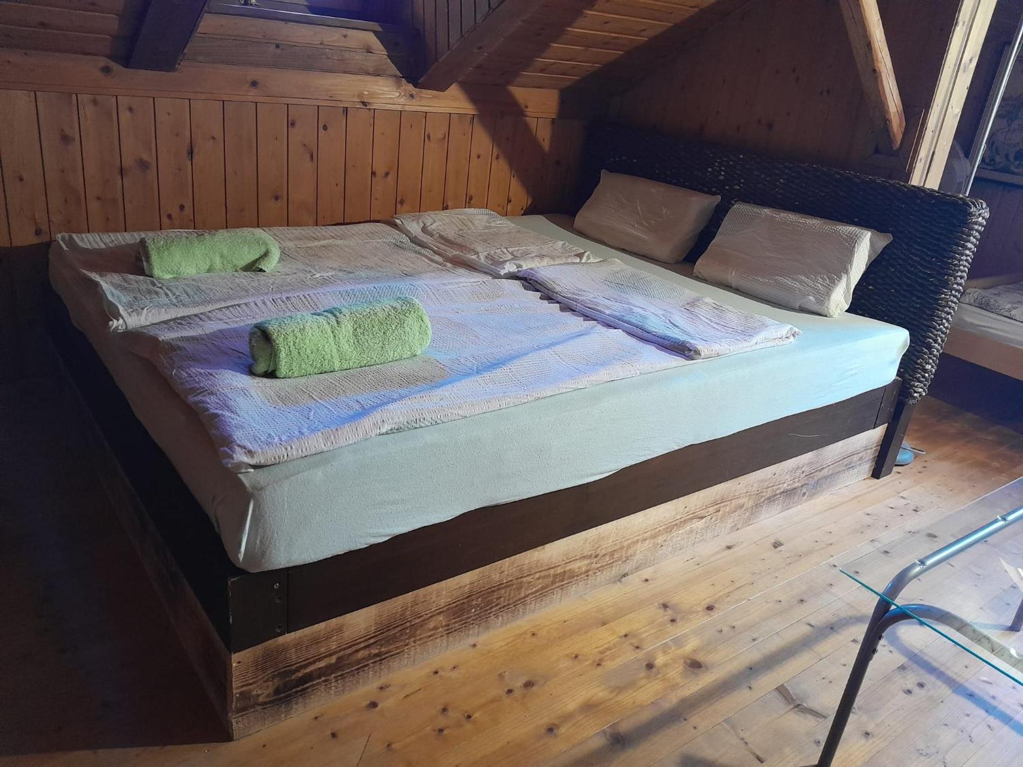 הוילה גרוסופליה Fairytale Wooden House By Ljubljana מראה חיצוני תמונה